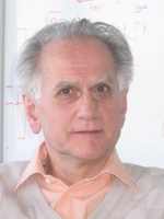 B&eacute;la Bollob&aacute;s